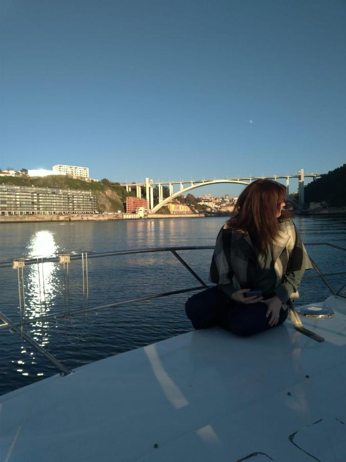 Отель Diamantedouro - Boat Вила-Нова-ди-Гая Экстерьер фото