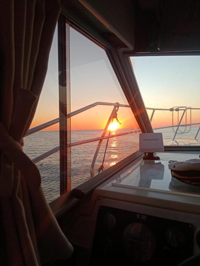 Отель Diamantedouro - Boat Вила-Нова-ди-Гая Экстерьер фото
