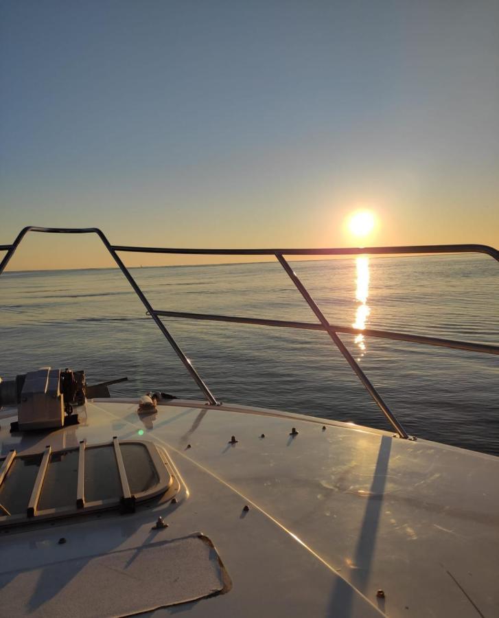 Отель Diamantedouro - Boat Вила-Нова-ди-Гая Экстерьер фото